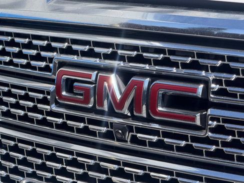 Used 2019 GMC Sierra 1500 Denali w/ Denali Ultimate Package AWD/4WD image 31