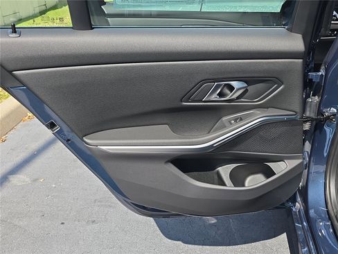 Used 2025 BMW 330i Sedan image 11