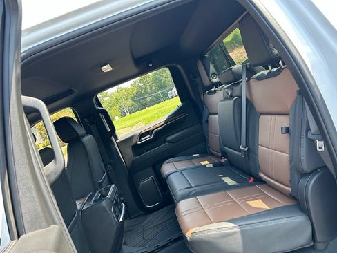 Used 2025 Chevrolet Silverado 1500 High Country AWD/4WD image 49