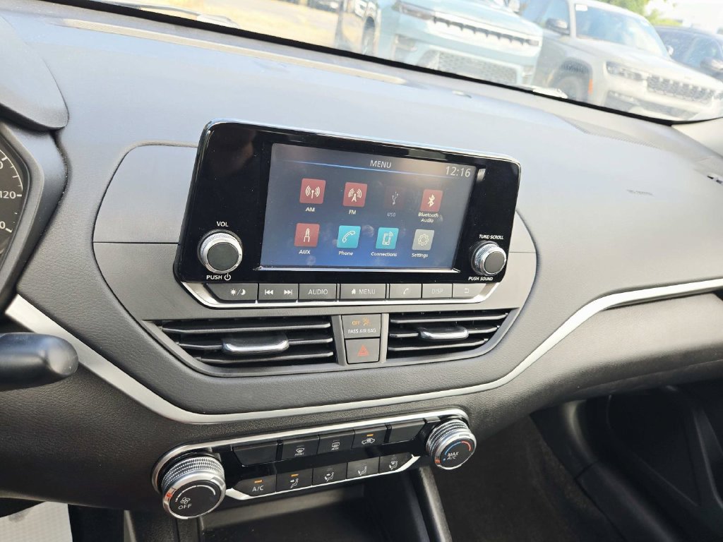 Used 2023 Nissan Altima 2.5 S FWD image 23