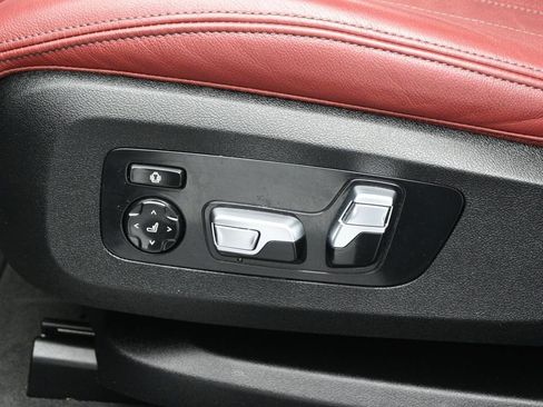 Used 2022 BMW X6 xDrive40i w/ Executive Package image 10