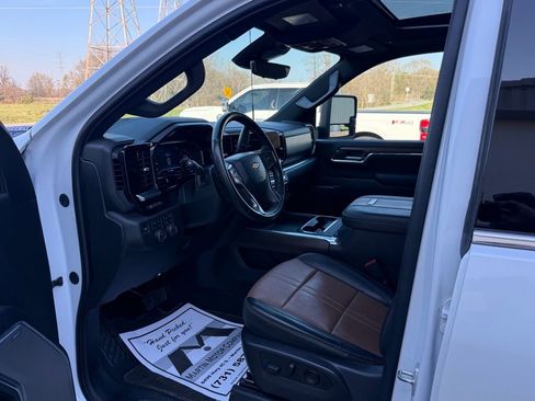 Used 2024 Chevrolet Silverado 2500 High Country w/ Technology Package image 2