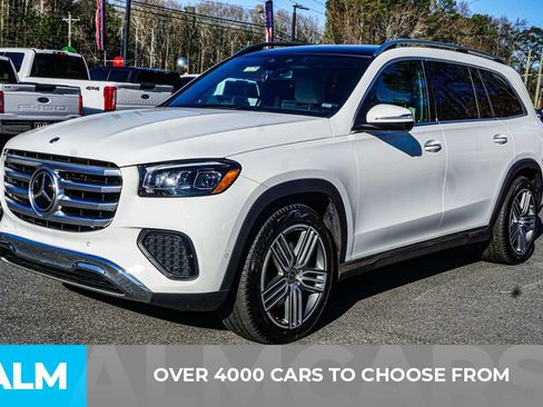 Used 2025 Mercedes-Benz GLS 450 4MATIC image 2