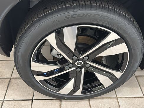 New 2026 Volvo XC40 B5 Ultra w/ Protection Package Premier image 31