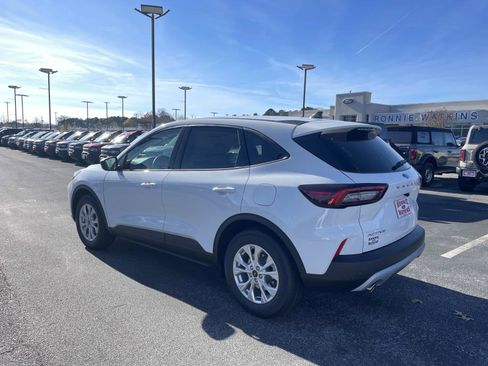 New 2026 Ford Escape Active w/ Active Premium Tech Pack image 3