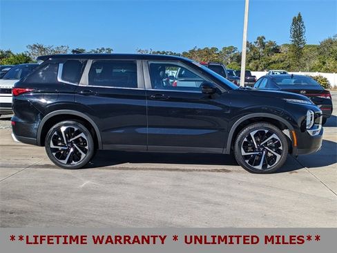 Used 2022 Mitsubishi Outlander SE image 4