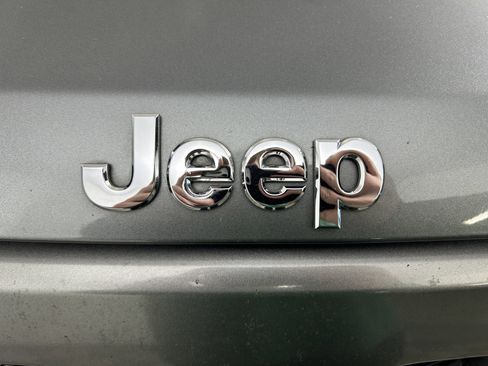 Used 2012 Jeep Patriot Latitude w/ Sun/Sound Group AWD/4WD image 9