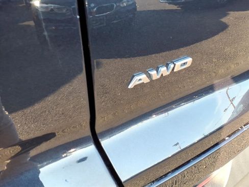 Certified 2023 Cadillac XT4 Luxury w/ Cold Weather Package image 12