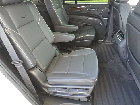 Used 2023 Cadillac Escalade Premium Luxury w/ LPO, Floor Liner Package AWD/4WD image 30