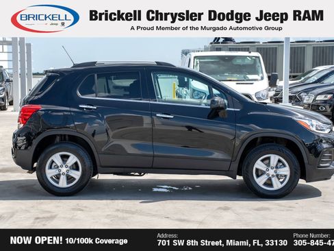 Used 2020 Chevrolet Trax LT w/ LT Convenience Package image 4