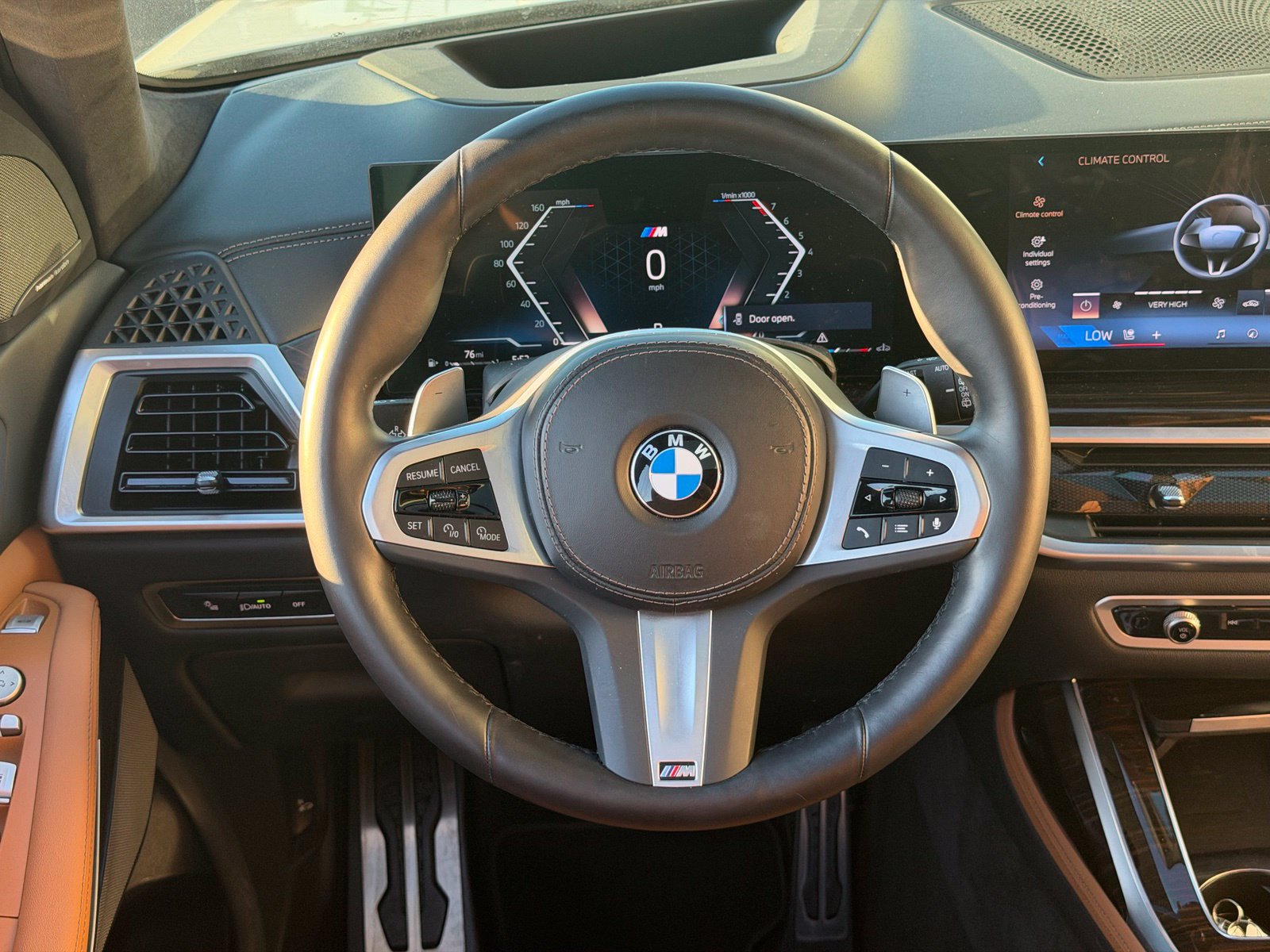 Used 2024 BMW X7 xDrive40i w/ M Sport Package AWD/4WD image 8