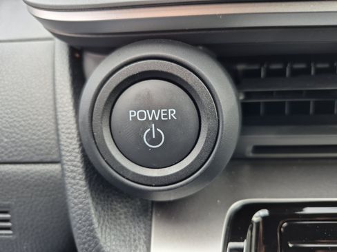 Used 2026 Toyota Prius LE FWD image 31