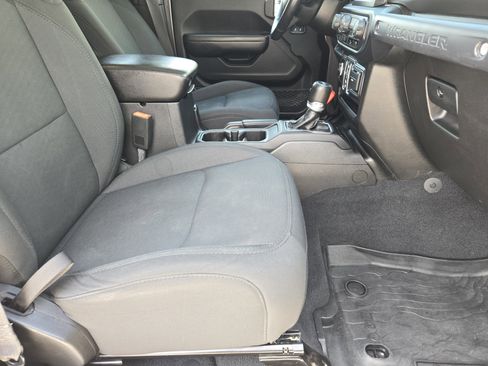 Used 2019 Jeep Wrangler Unlimited Sport S AWD/4WD image 15
