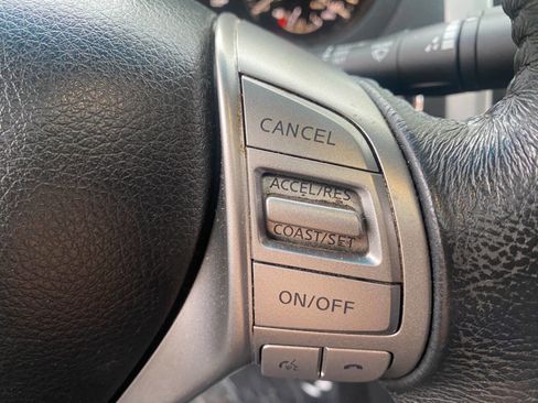 Used 2015 Nissan Altima 2.5 SV w/ Convenience Package image 8