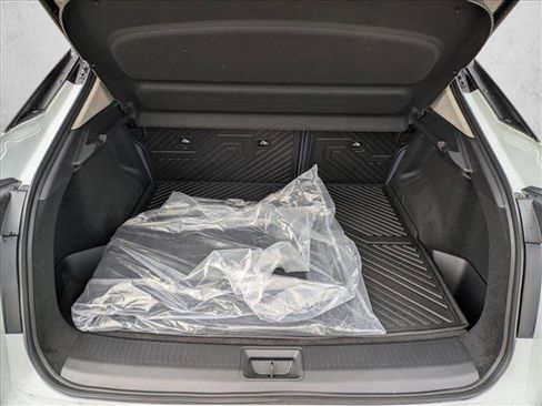 Used 2023 Nissan Ariya image 6