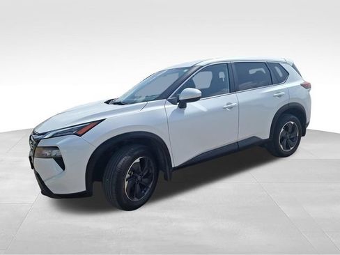 Certified 2024 Nissan Rogue SV FWD image 4