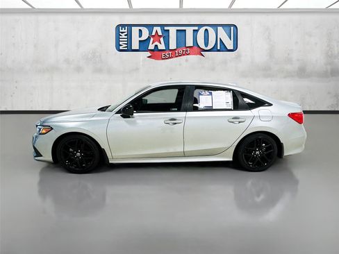 Used 2024 Honda Civic Sport image 4