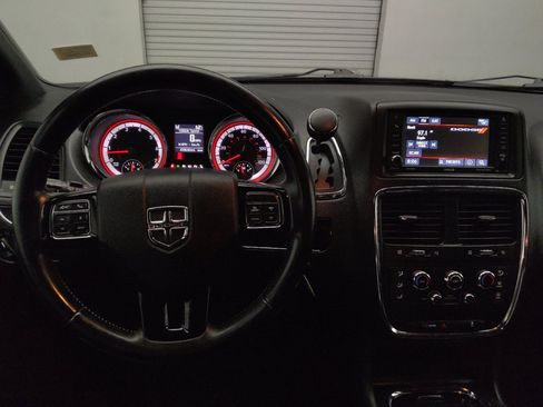 Used 2019 Dodge Grand Caravan SXT w/ Blacktop Package FWD image 22