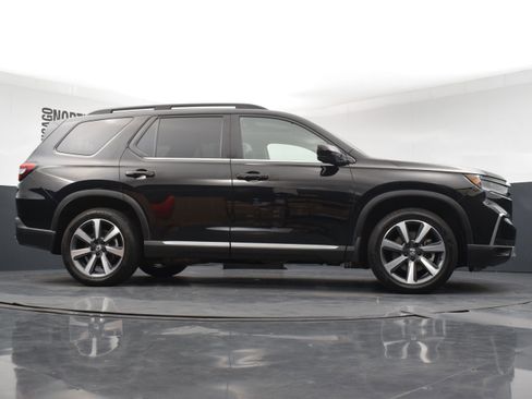 Used 2025 Honda Pilot Elite image 47