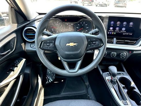 Used 2024 Chevrolet Trax LS FWD image 20