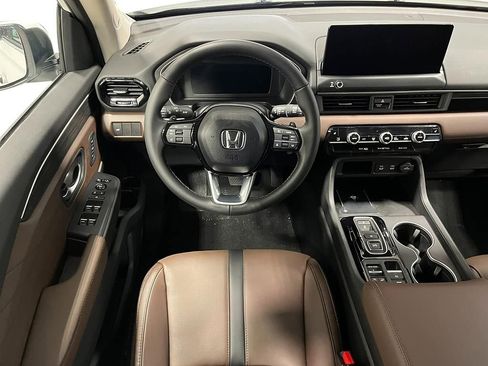 New 2026 Honda Pilot Touring image 13