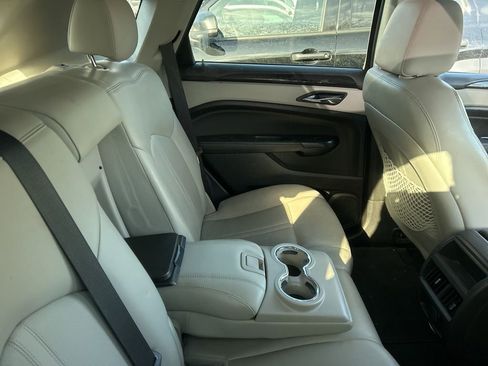 Used 2013 Cadillac SRX Luxury image 5