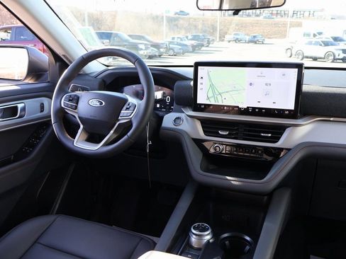 New 2026 Ford Explorer Active w/ Active Comfort Package AWD/4WD image 15
