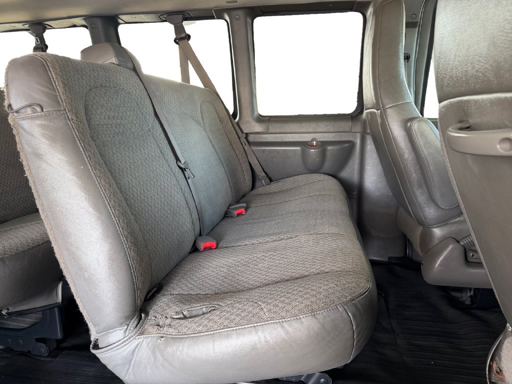 Used 2019 Chevrolet Express 3500 LS RWD image 16