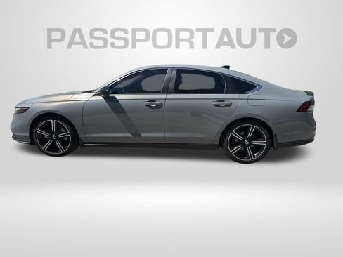 Used 2025 Honda Accord Sport image 3