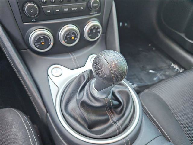 Used 2016 Nissan 370Z Coupe RWD image 17