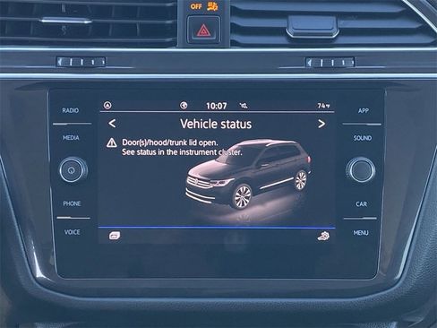 Used 2024 Volkswagen Tiguan SE image 27