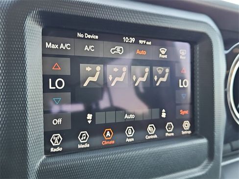 Used 2021 Jeep Wrangler Unlimited Sahara image 3