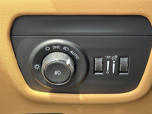 New 2025 Jeep Grand Cherokee L Summit image 19