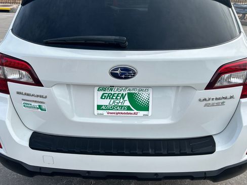 Used 2017 Subaru Outback 2.5i Touring image 14