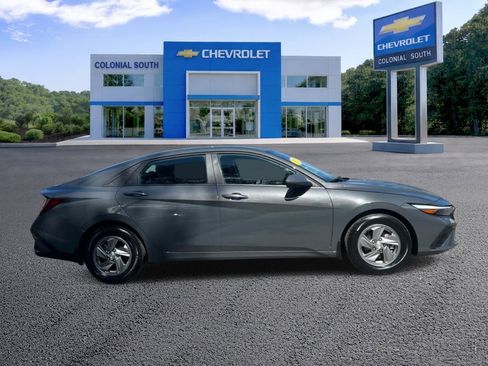 Used 2025 Hyundai Elantra SE image 7