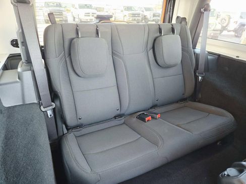 Used 2022 Jeep Wrangler Sport S image 16