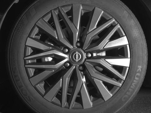 Used 2025 Nissan Altima 2.5 SV image 12