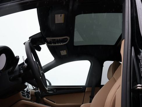 New 2026 Porsche Macan image 35