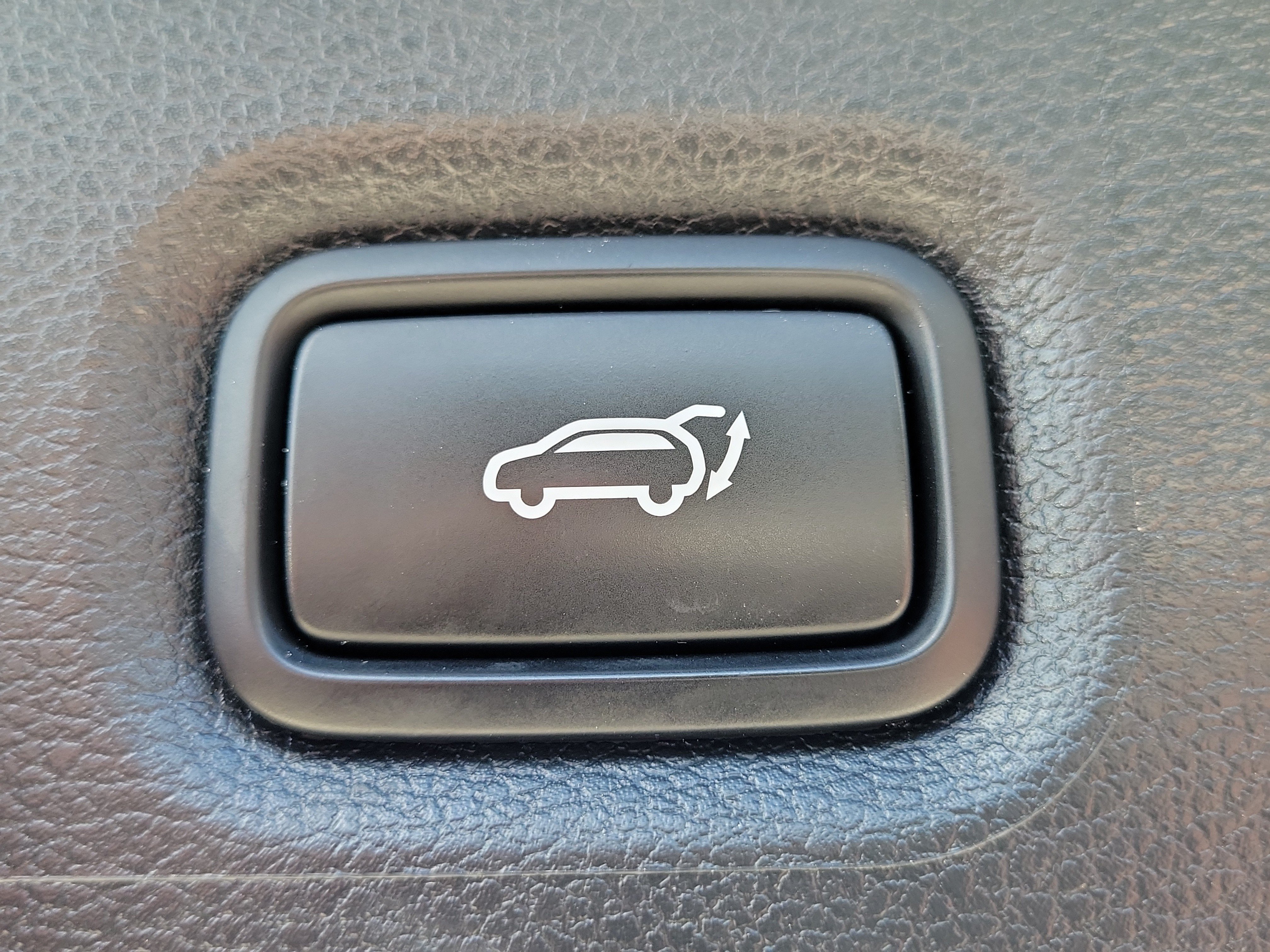 Used 2023 Hyundai Santa Fe SEL w/ Premium Package FWD image 8