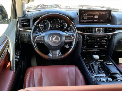 Used 2019 Lexus LX 570 4WD w/ Luxury Package image 5