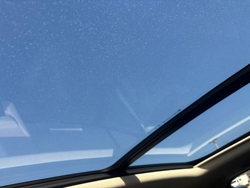 Used 2022 Buick Envision Avenir w/ Technology Package II image 29