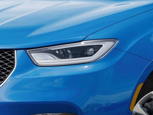 New 2026 Chrysler Pacifica Select image 10