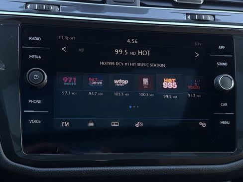 Used 2019 Volkswagen Tiguan SE w/ Panoramic Sunroof Package image 17