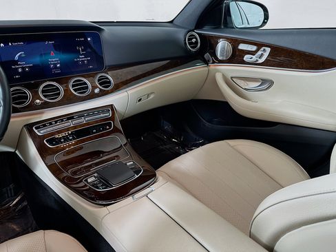 Used 2023 Mercedes-Benz E 450 4MATIC Sedan image 24