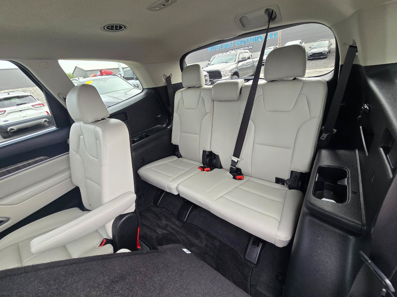 Used 2023 Kia Telluride EX w/ EX Captain's Chair Package AWD/4WD image 16