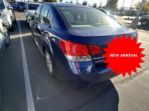 Used 2010 Subaru Legacy 2.5i Premium image 7