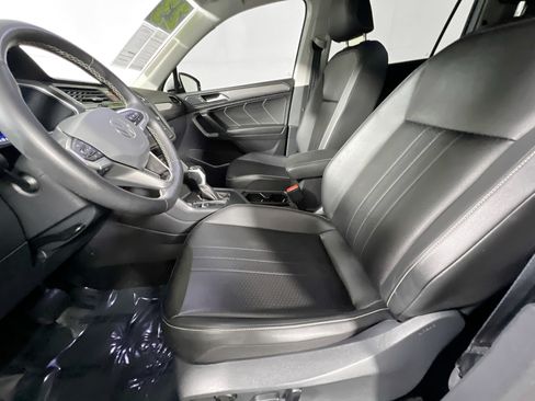 Used 2023 Volkswagen Tiguan SE FWD image 15