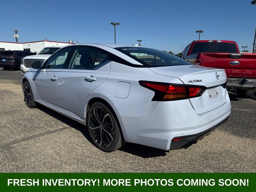 Used 2024 Nissan Altima 2.5 SR FWD image 4