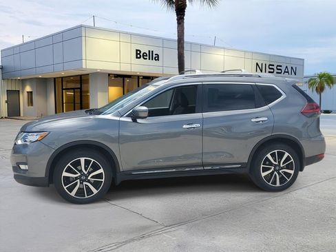 Used 2019 Nissan Rogue SL w/ Premium Package FWD image 2