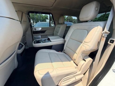 Used 2020 Lincoln Navigator Reserve w/ Luxury Package AWD/4WD image 23